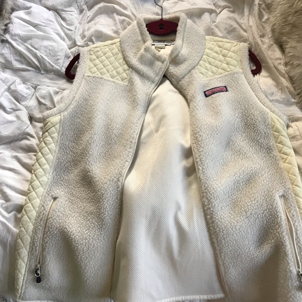 White cream quilted vineyard vines vest size small